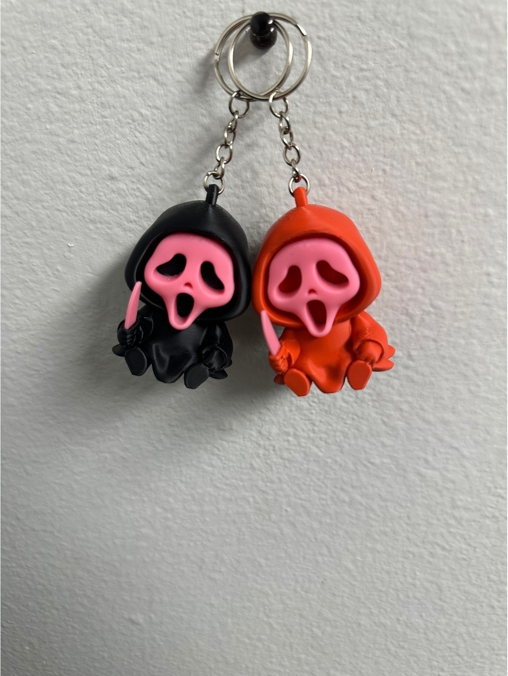 Ghost Face Keychains 2 Pack - Picture 4 of 6